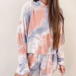 Indie Mae Sets The Raelynn Set