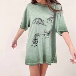 Indie Collection Oversized Tiger Tee Casual Tops + Tees